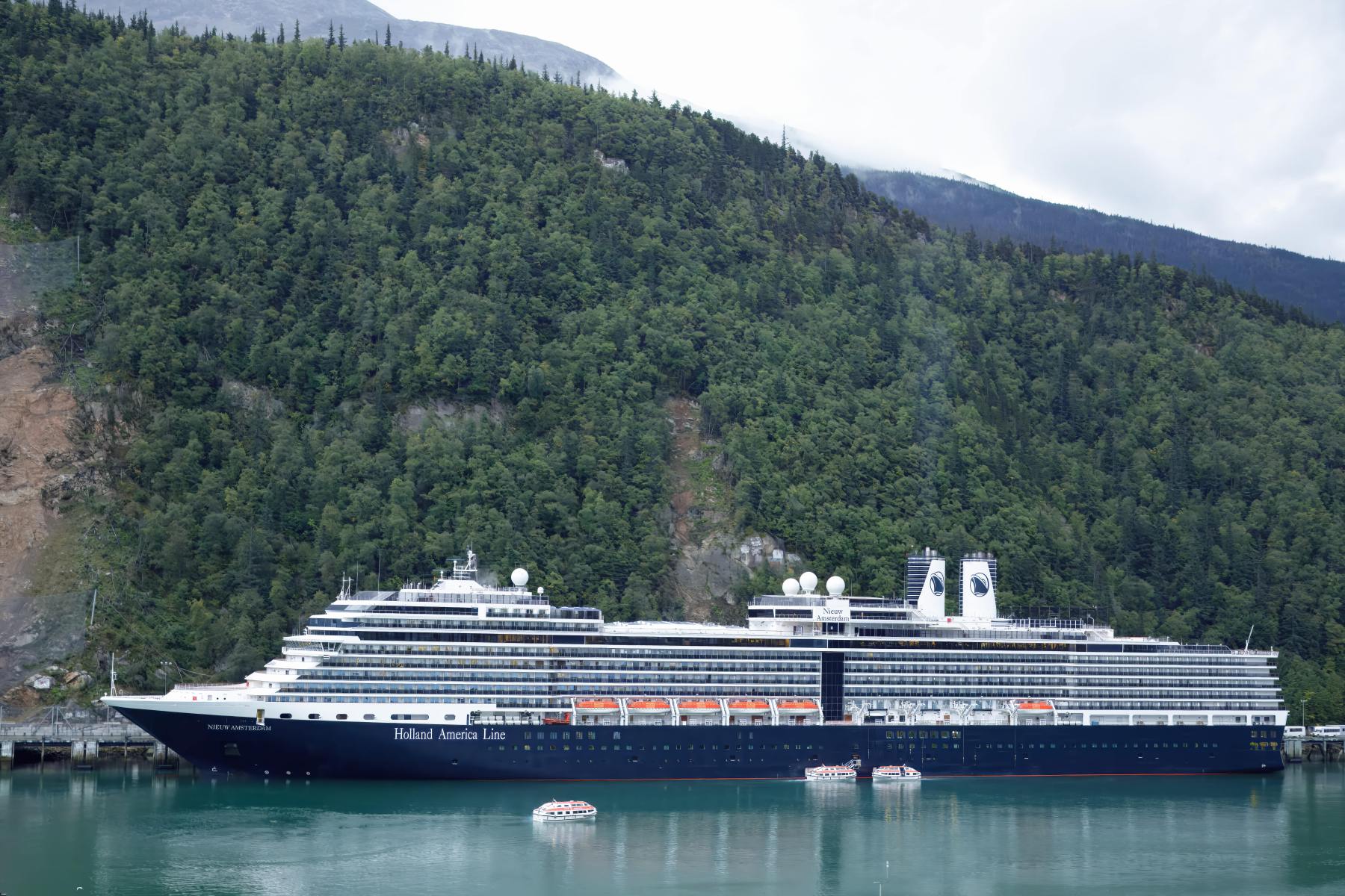 B5A299320241020-Alaska-landscape-Ships