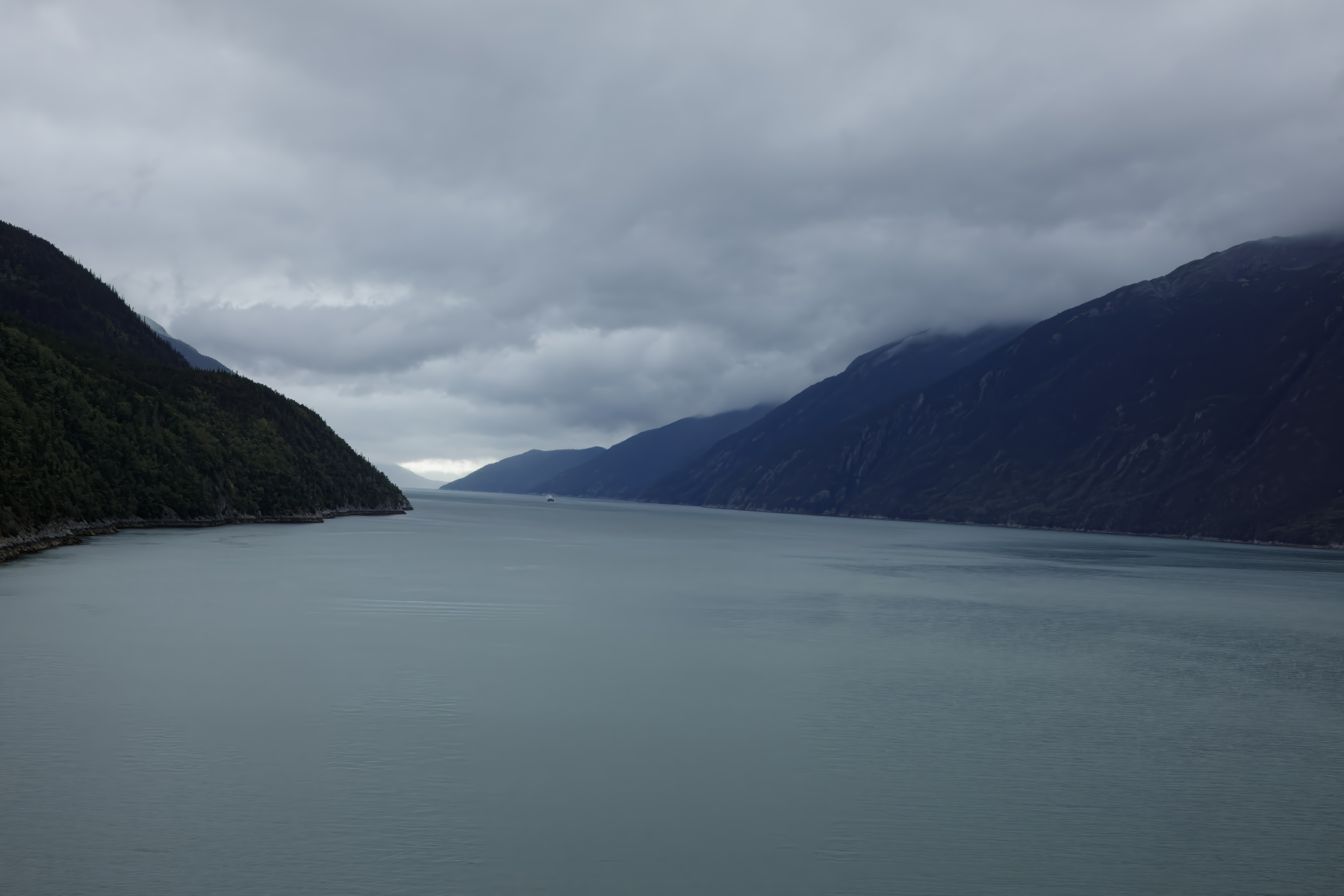 B5A306820241020-Alaska-landscape-Ships