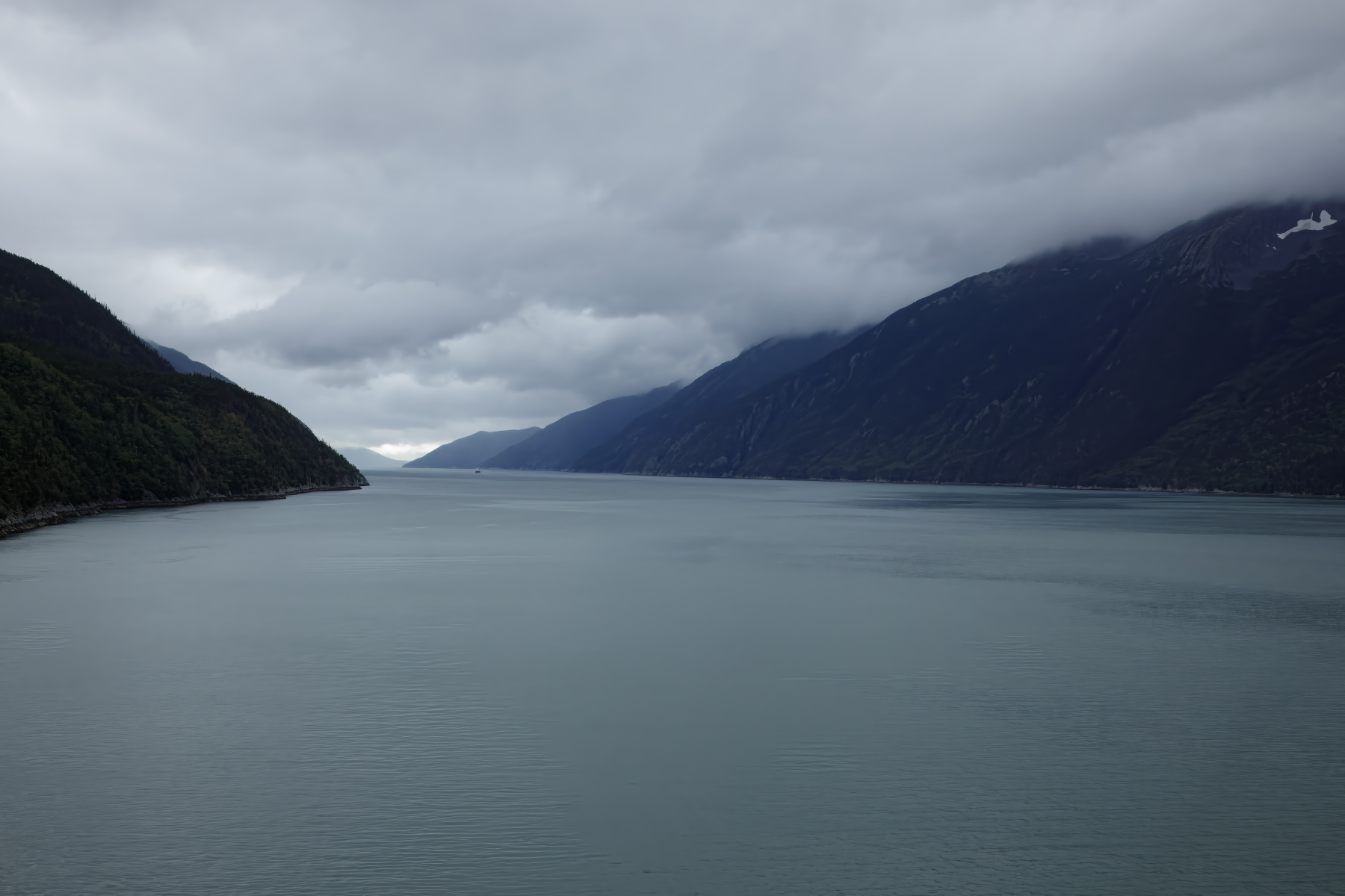 B5A307420241020-Alaska-landscape-Ships