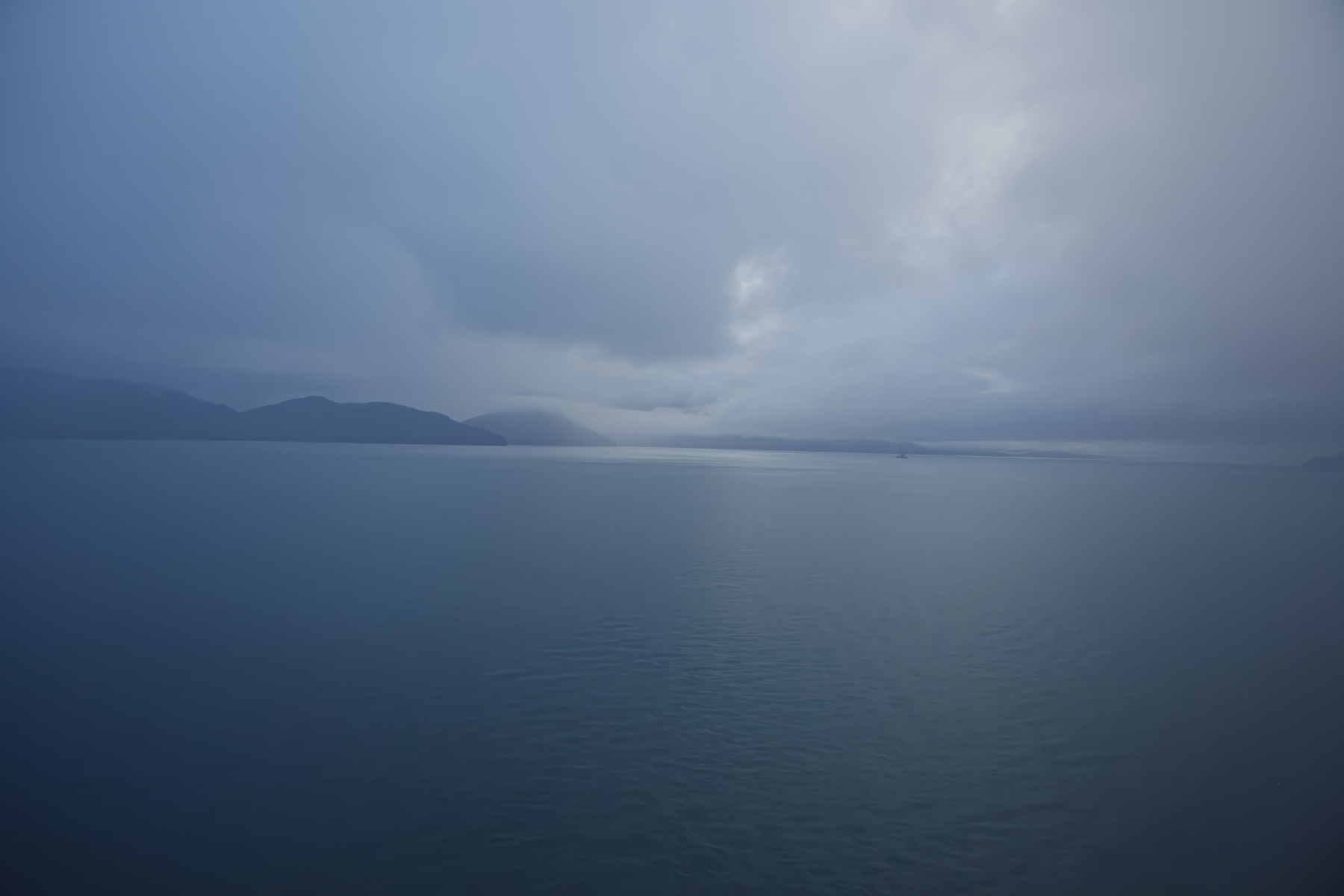 B5A323720241020-Alaska-landscape-Ships